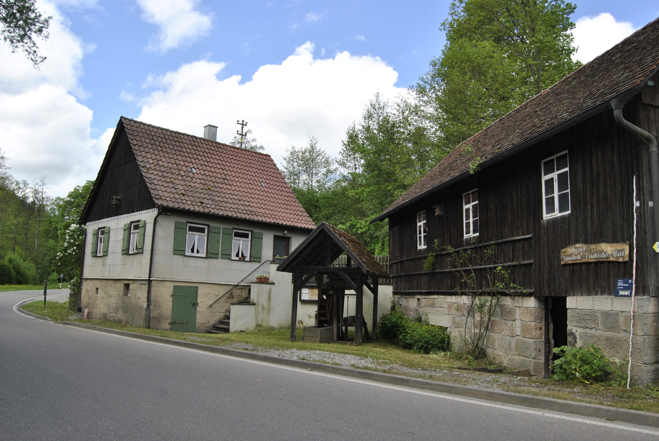 Sommerpicknick an der Mühle